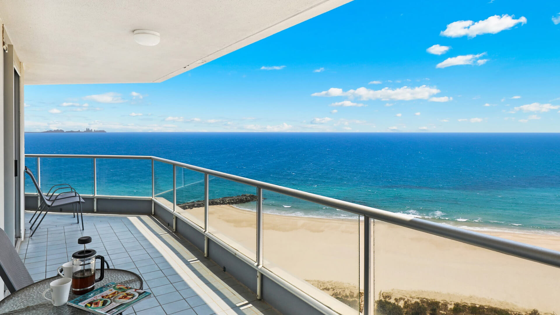 ULTIQA Points North. 2 Bedroom Standard Centre Front. Breathtaking Sea Views from the Balcony.
