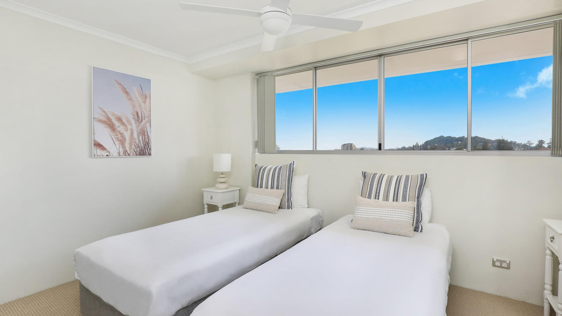 ULTIQA Points North. Standard 2 Bedroom Ocean View Apartment. Second Bedroom.