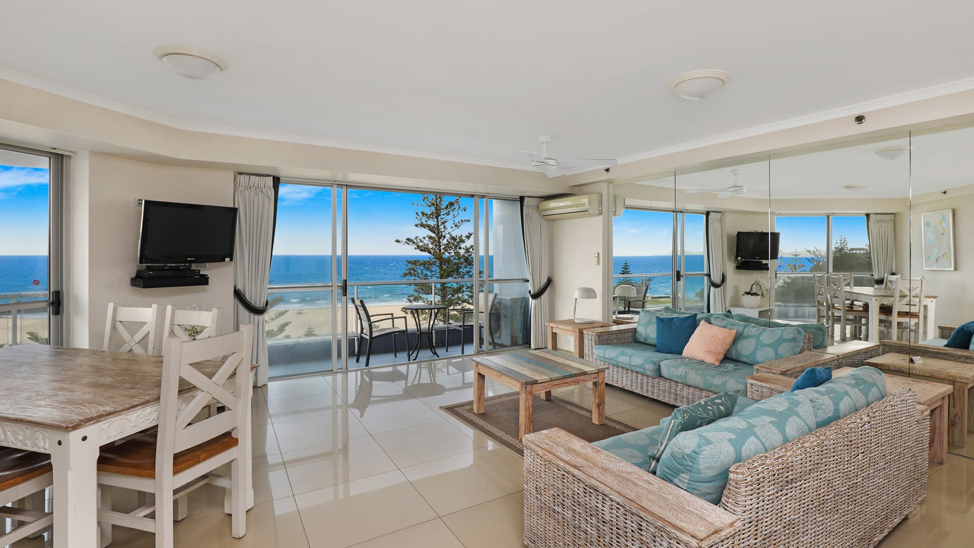 ULTIQA Points North. Deluxe 2 Bedroom Centre Front Apartment. Lounge and Dining Areas with Beautiful Sea Views.