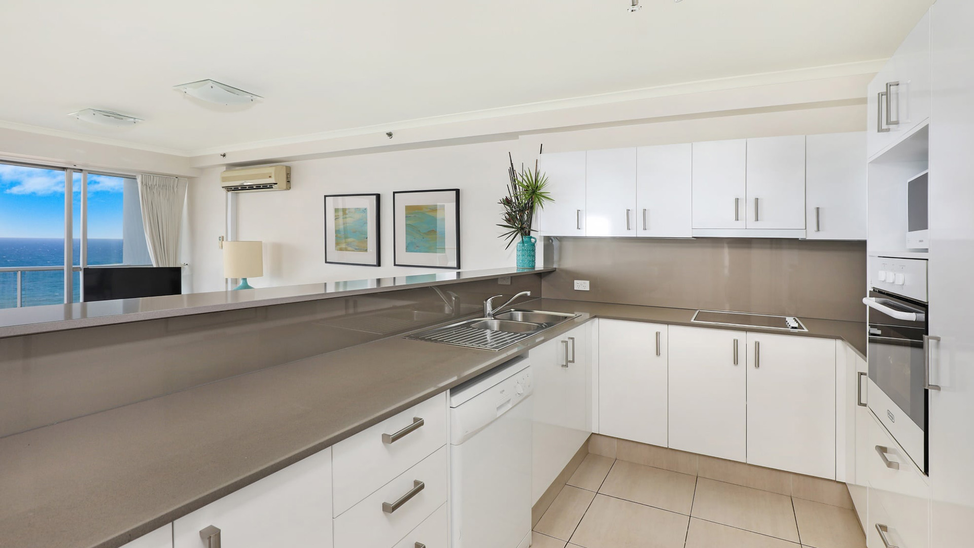 ULTIQA Points North. Deluxe 2 Bedroom Centre Front Apartment. Kitchen Area.