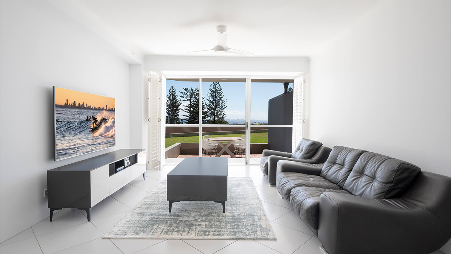 ULTIQA Points North. Superior 2 Bedroom Courtyard Apartment. Lounge with Beautiful Sea Views.