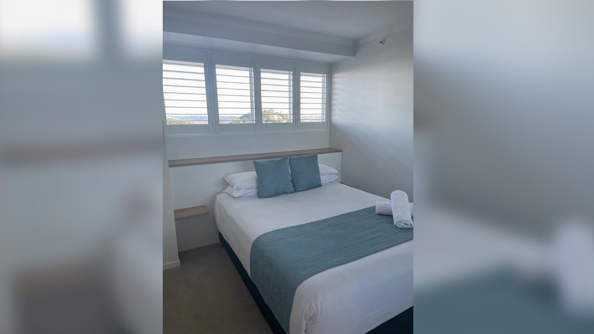 ULTIQA Points North. Deluxe 3 Bedroom Ocean View Apartment. Second Bedroom.