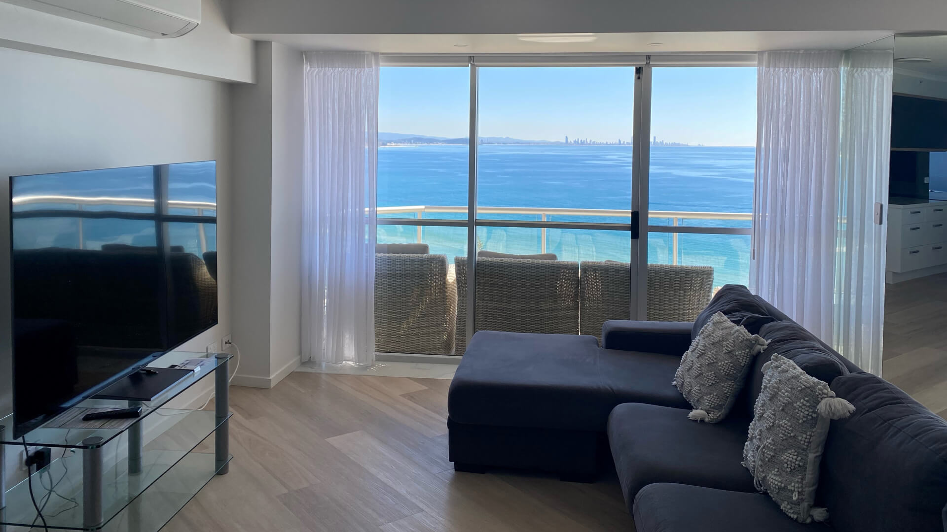 ULTIQA Points North. Deluxe 3 Bedroom Ocean View Apartment. Lounge with Balcony and Sea Views.