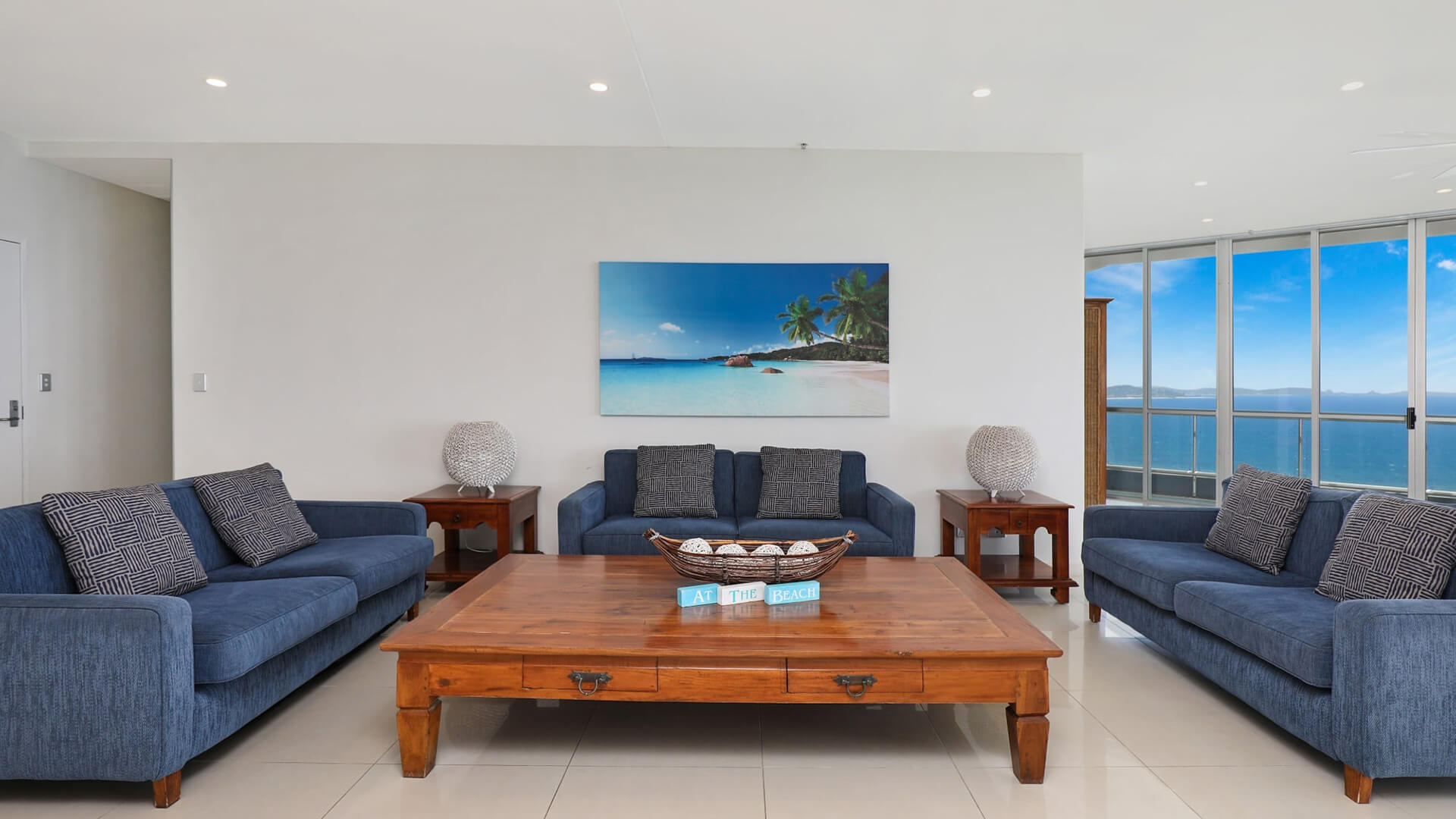 ULTIQA Points North. 4 Bedroom Oceanfront Penthouse. Lounge Area.