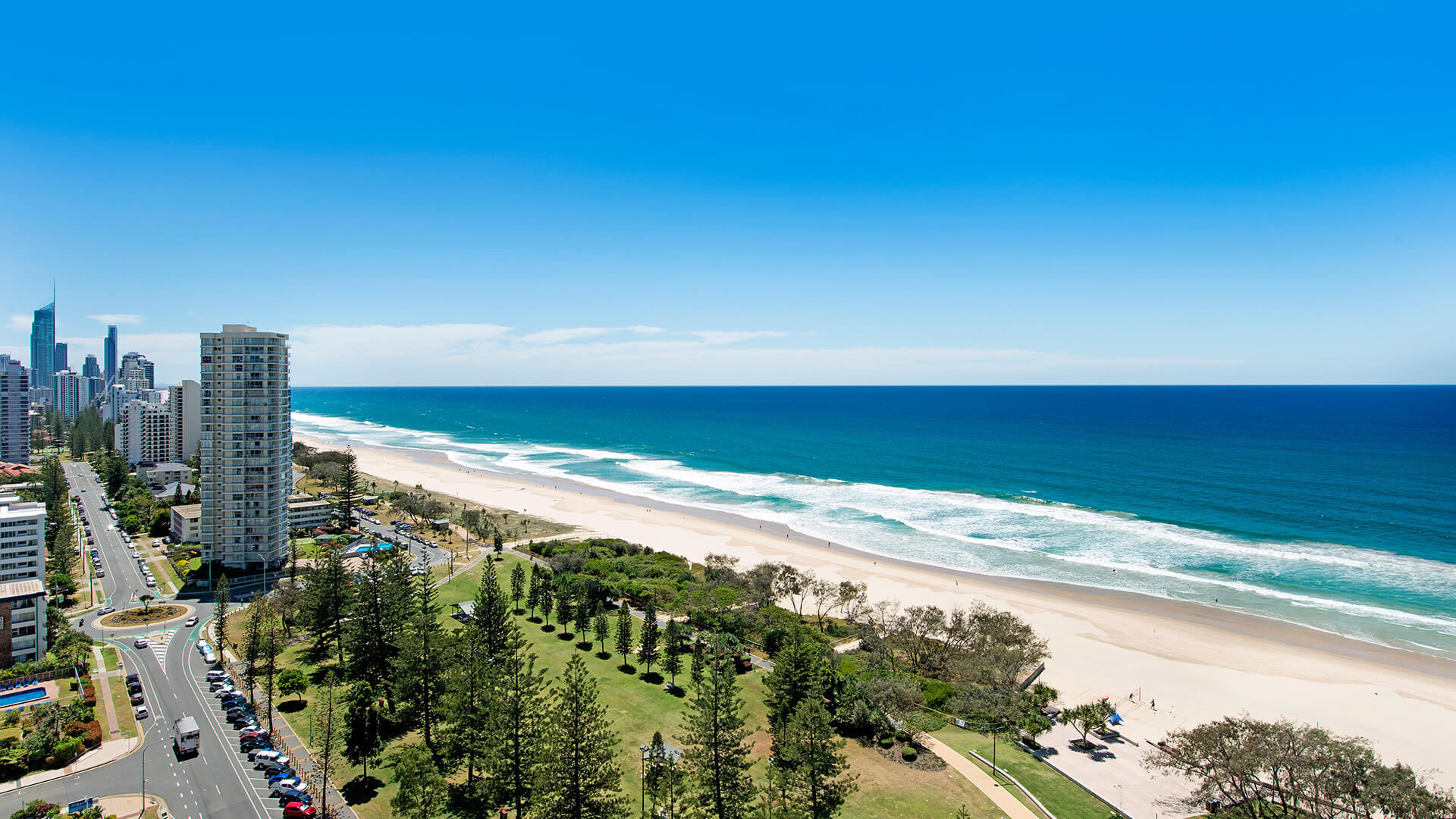 Spectacular ocean and city views from ULTIQA Air on Broadbeach overlooking the Gold Coast beachfront and parklands.