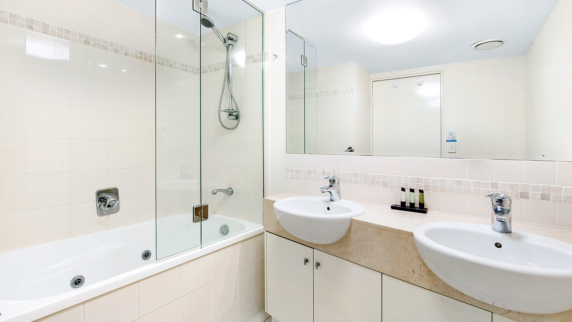 alt - ULTIQA Shearwater Resort_Studio-5.jpg