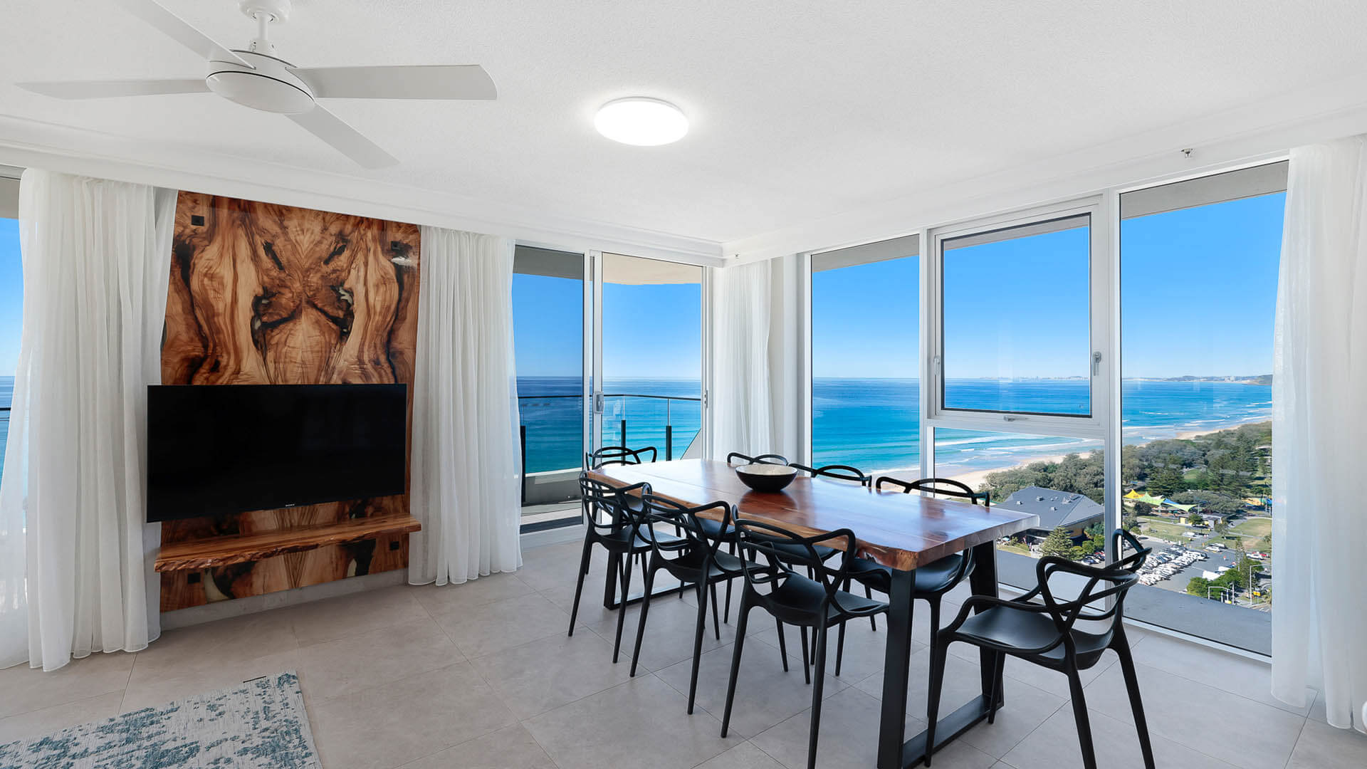 1 Bedroom Ocean View Apartment, Dining Area